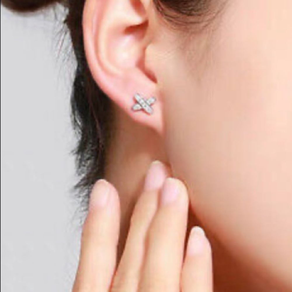 New Sterling silver Unique Stud Earrings